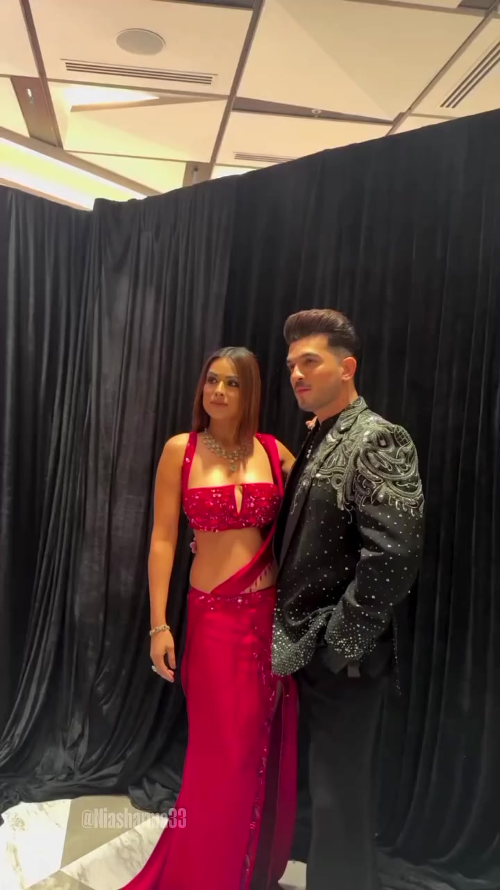 @nia Sharma