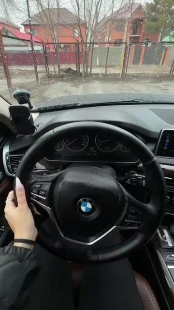 @Девушка на ВМW