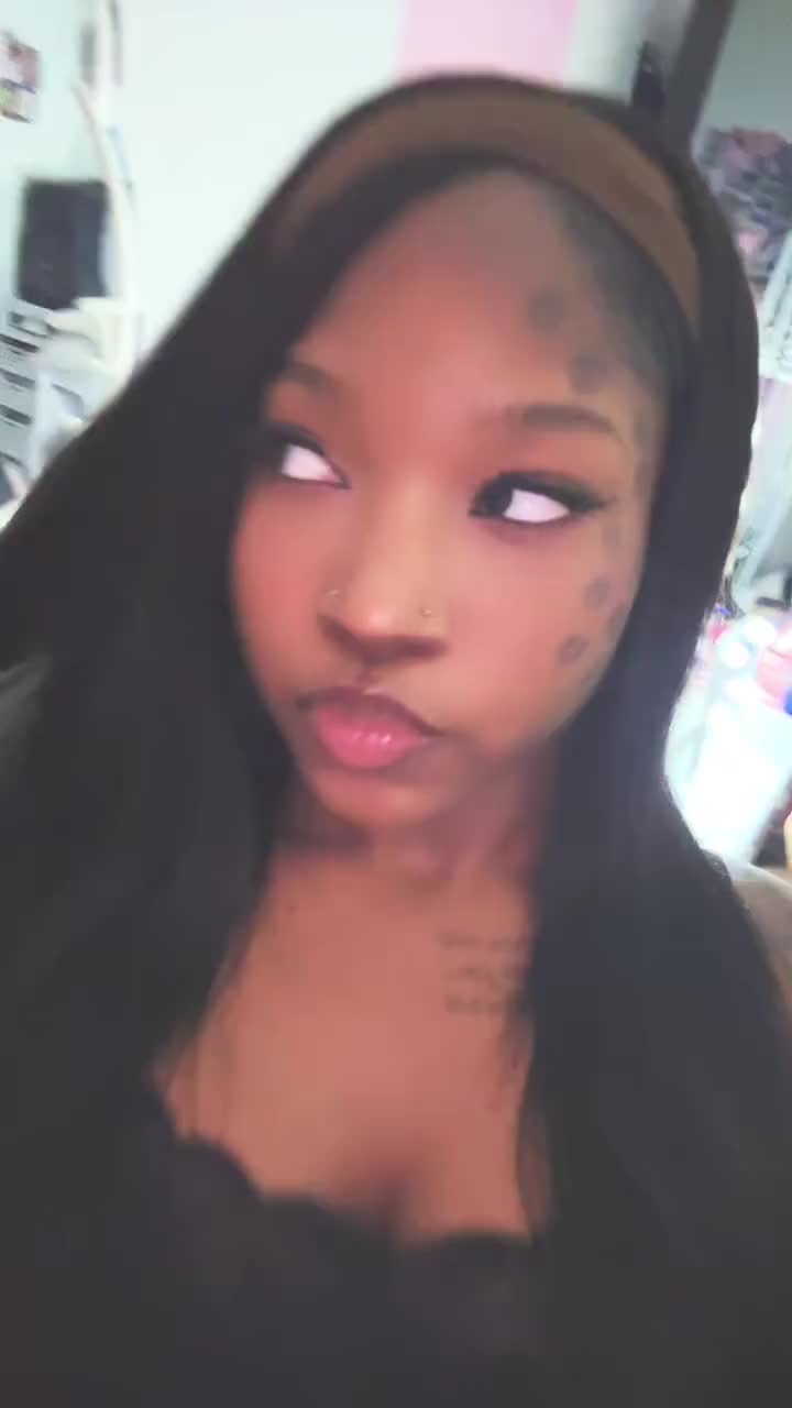 @⁷