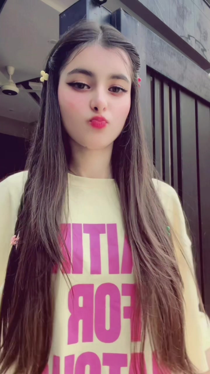 @Sanam munir ๐ท๐ซง