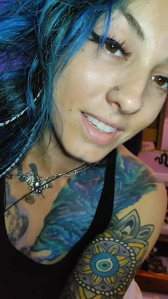 @HollyBorealis🌌