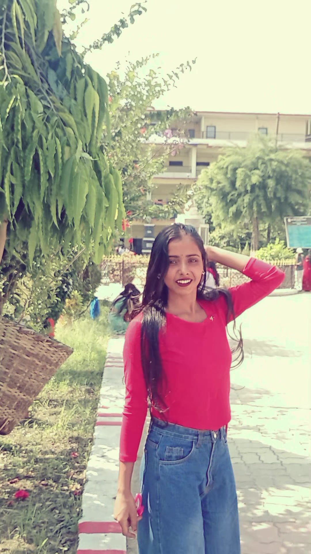 @rakhi thakur🌸🕊️