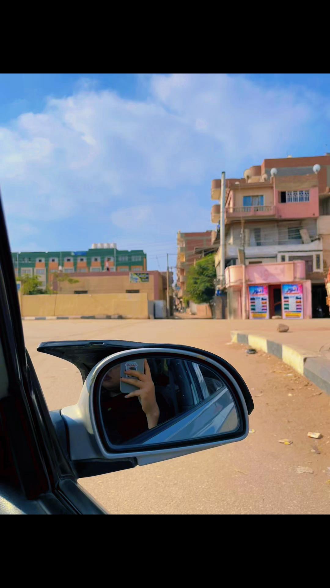 @تديني ورده أديك (فُله)😅🩷