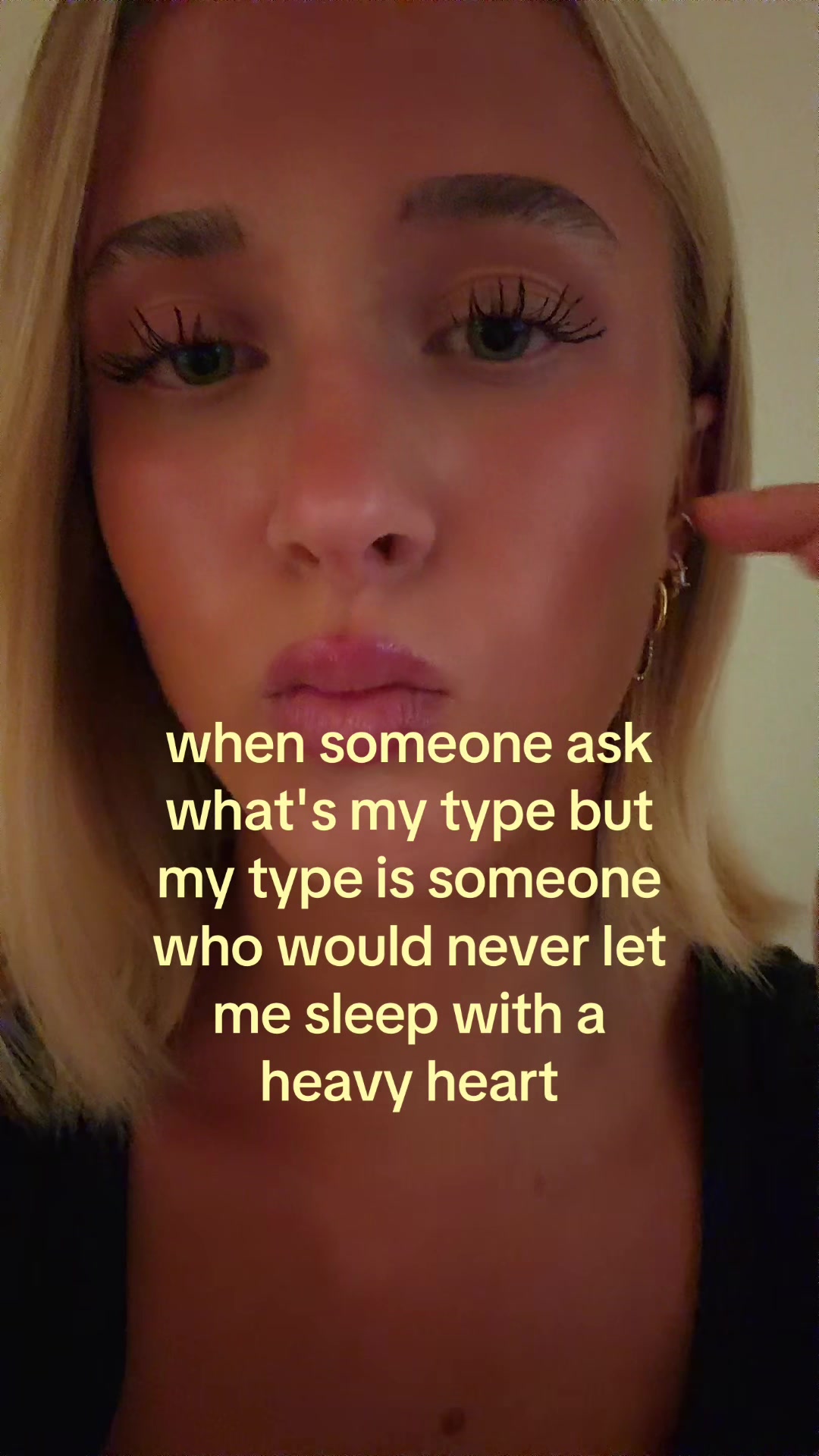 @theelliebarker