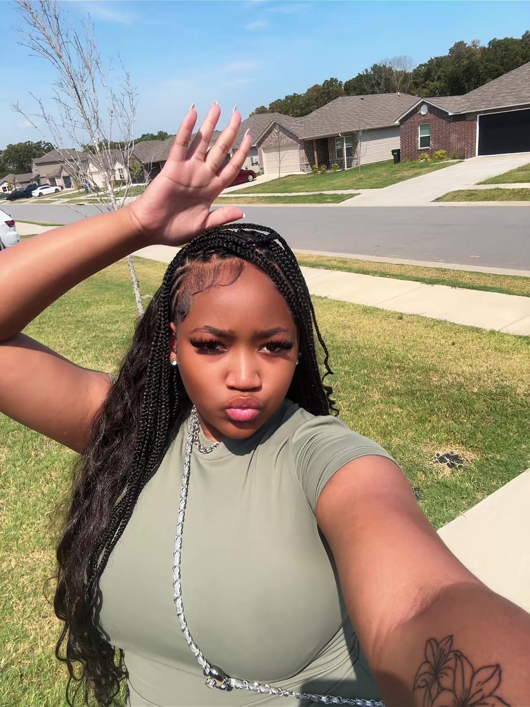 @theeziahmariee
