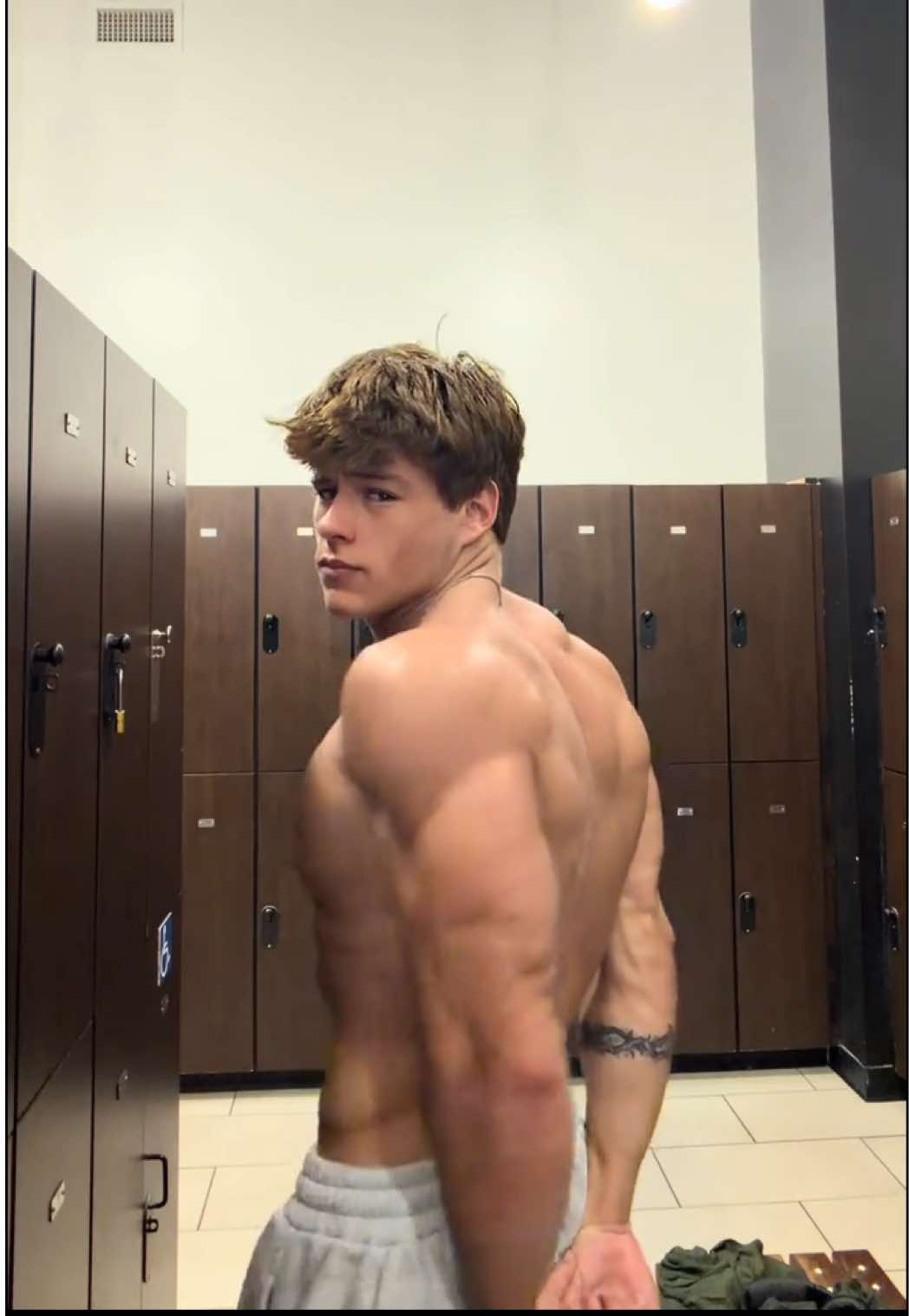 @benjamin_domster