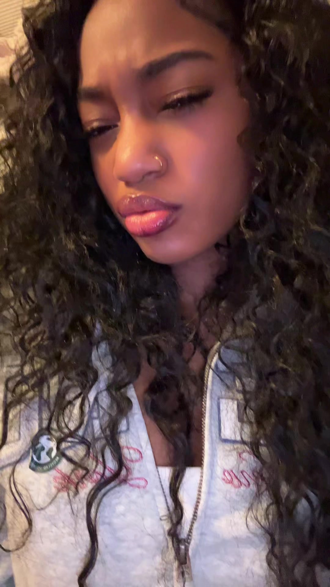 @⬞