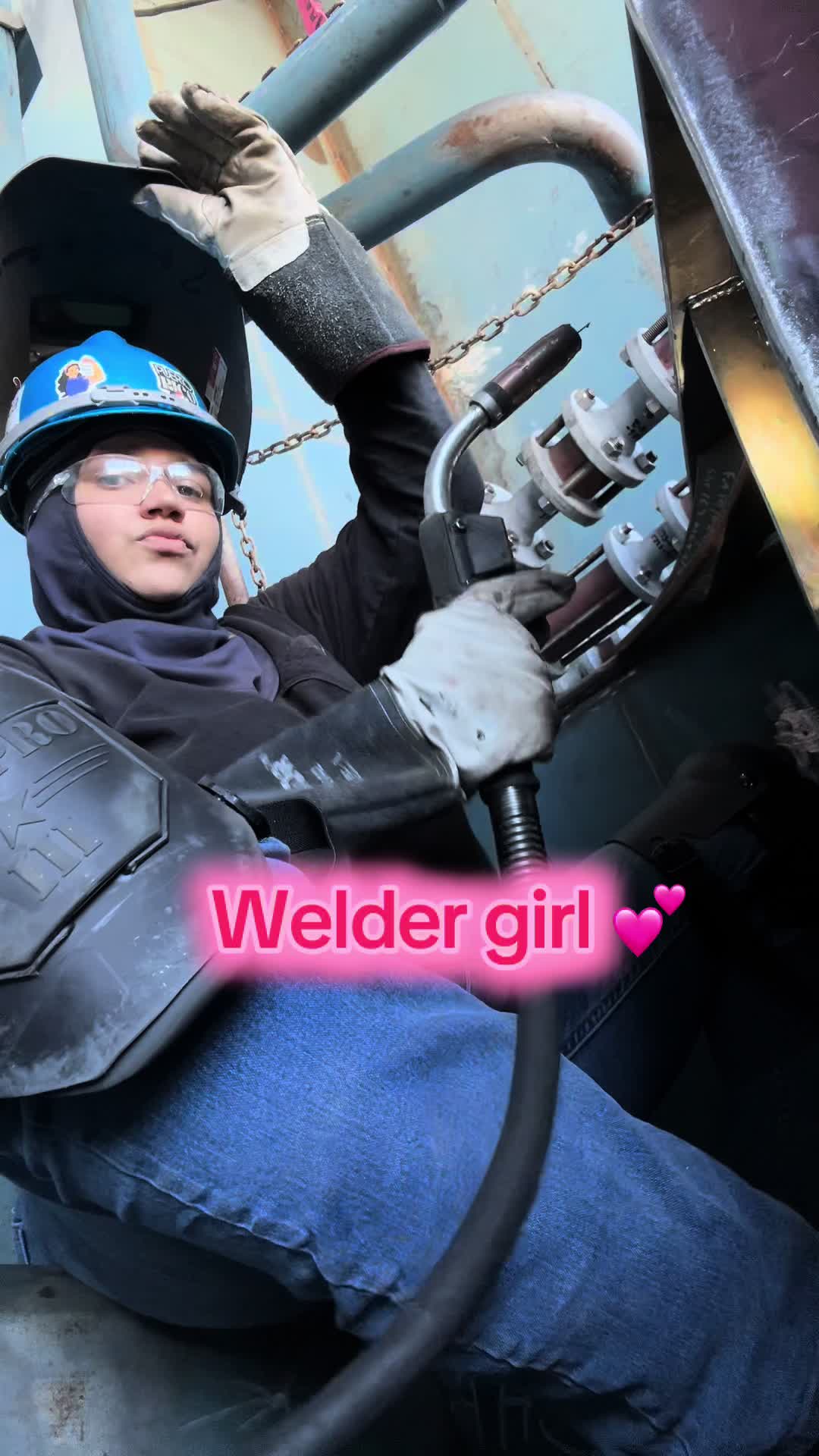 @Welder girl💘