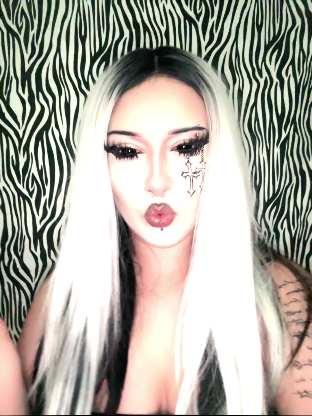 @batzbite