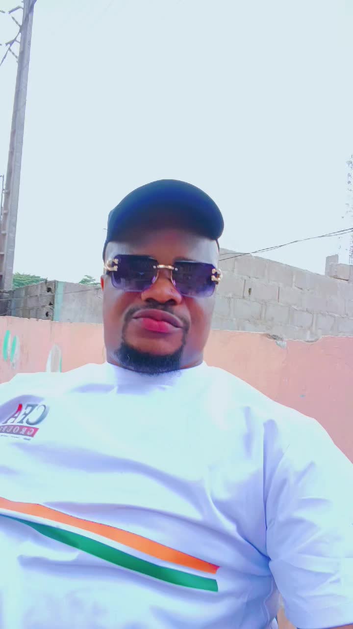 @CHANTRE MONNA VOICE
