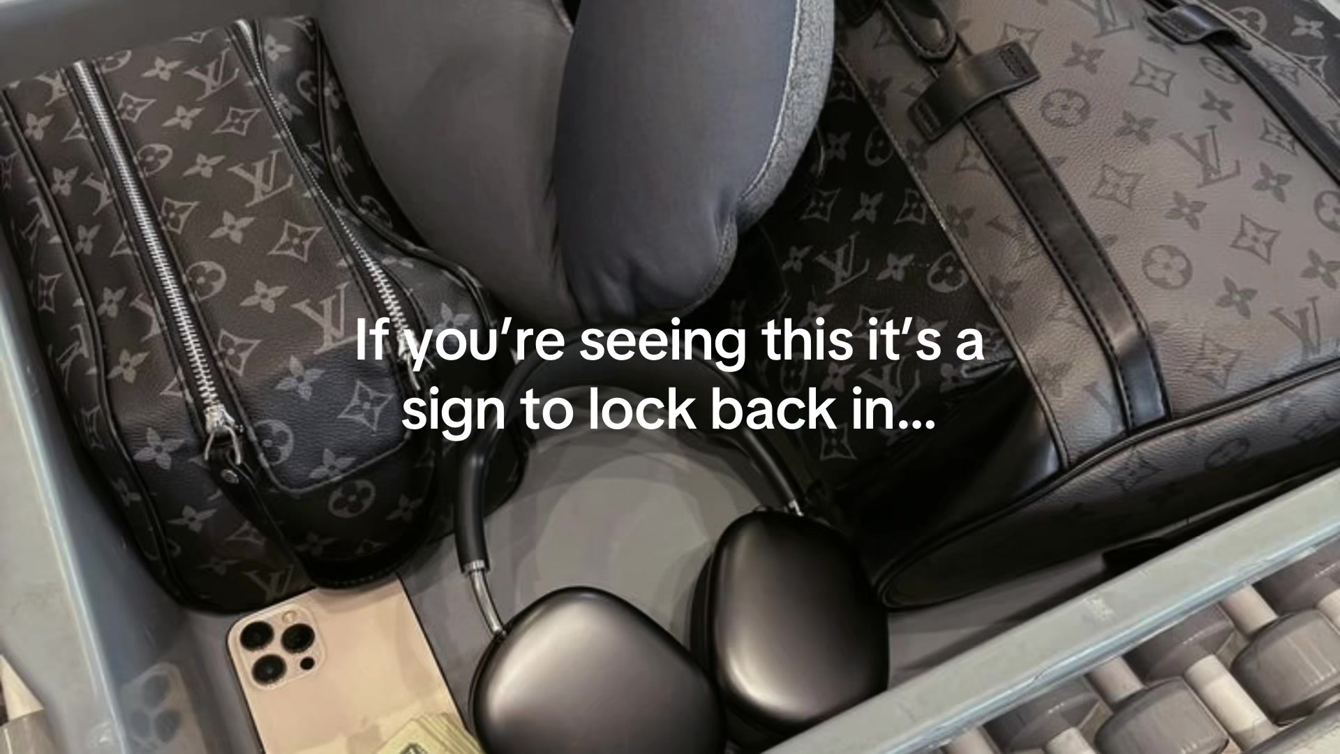 @𝑅