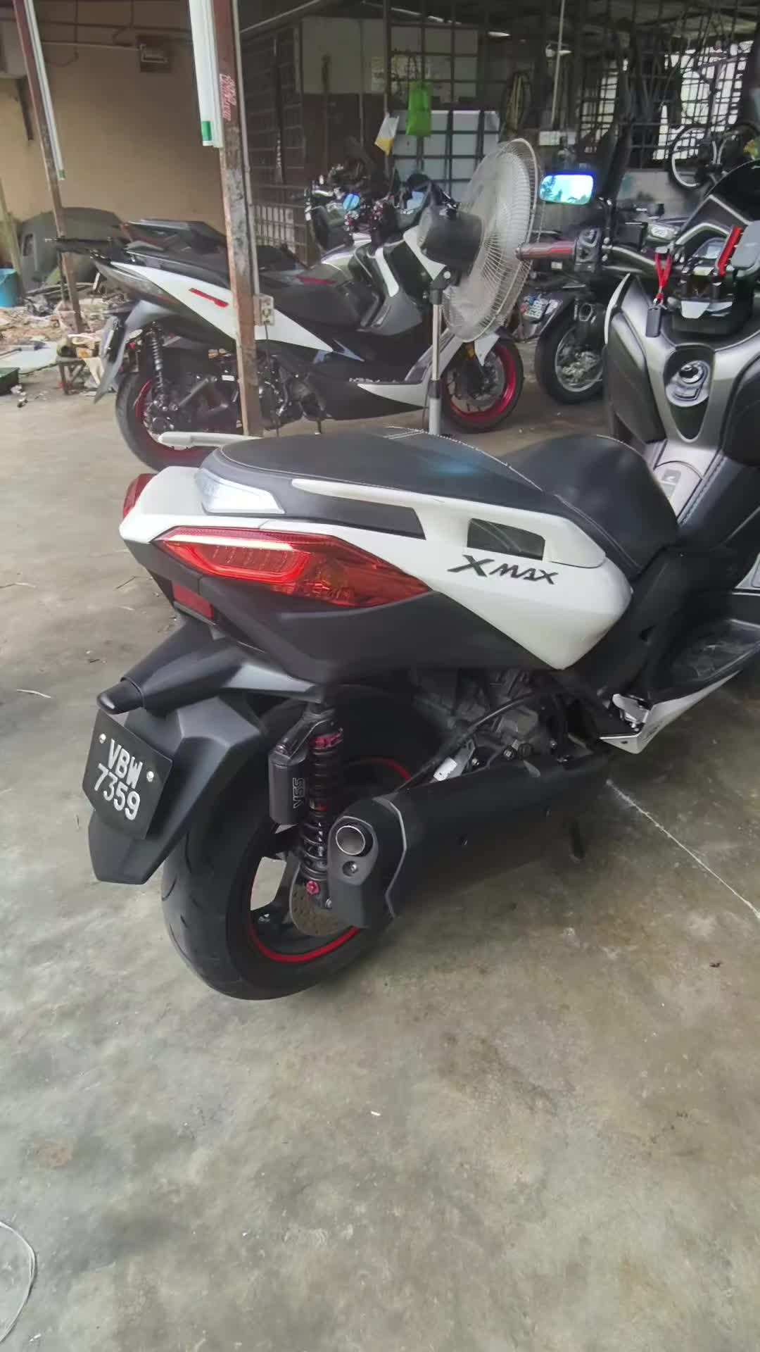 @ahli mesyuarat tingkap