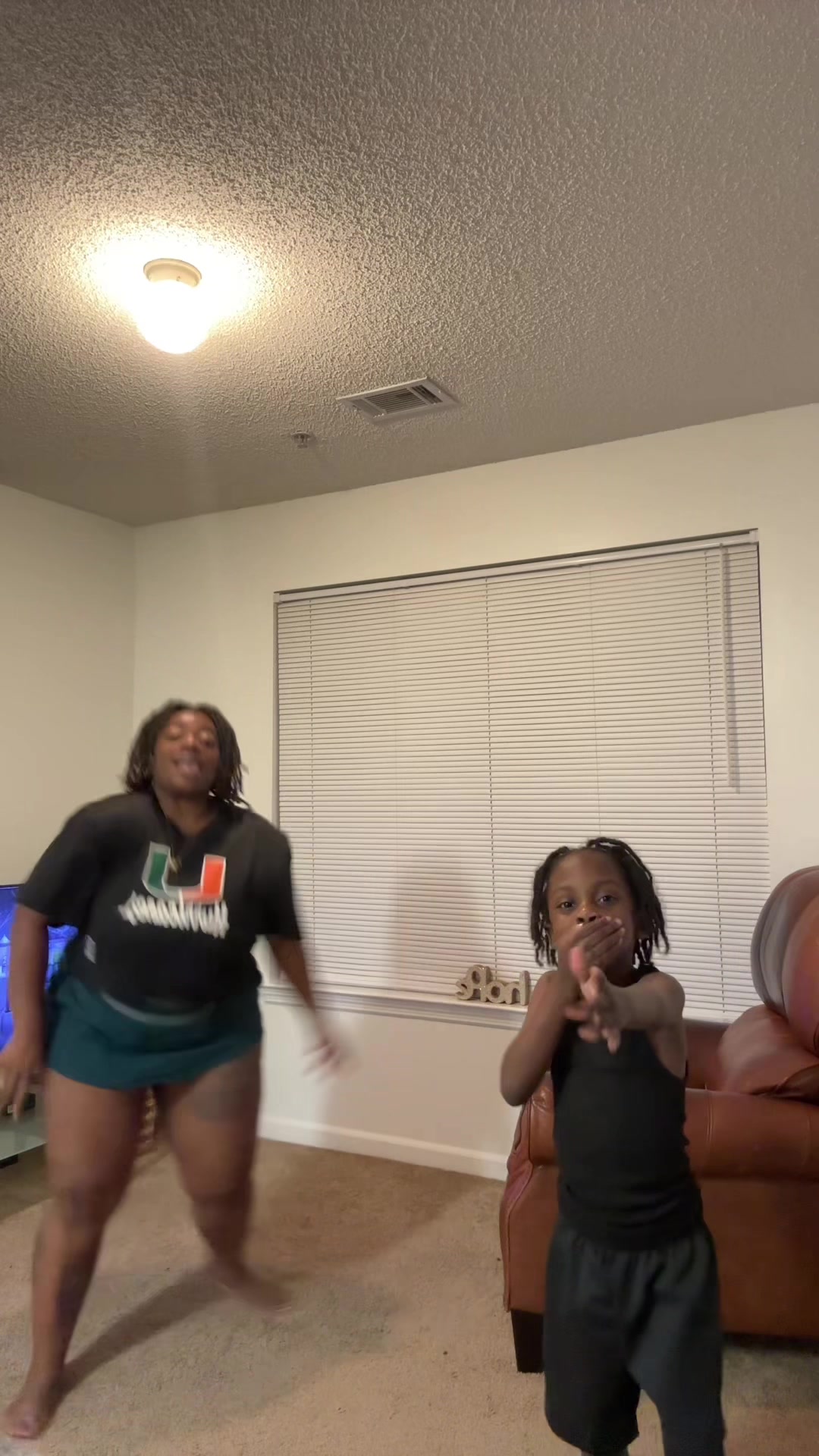 @Nia