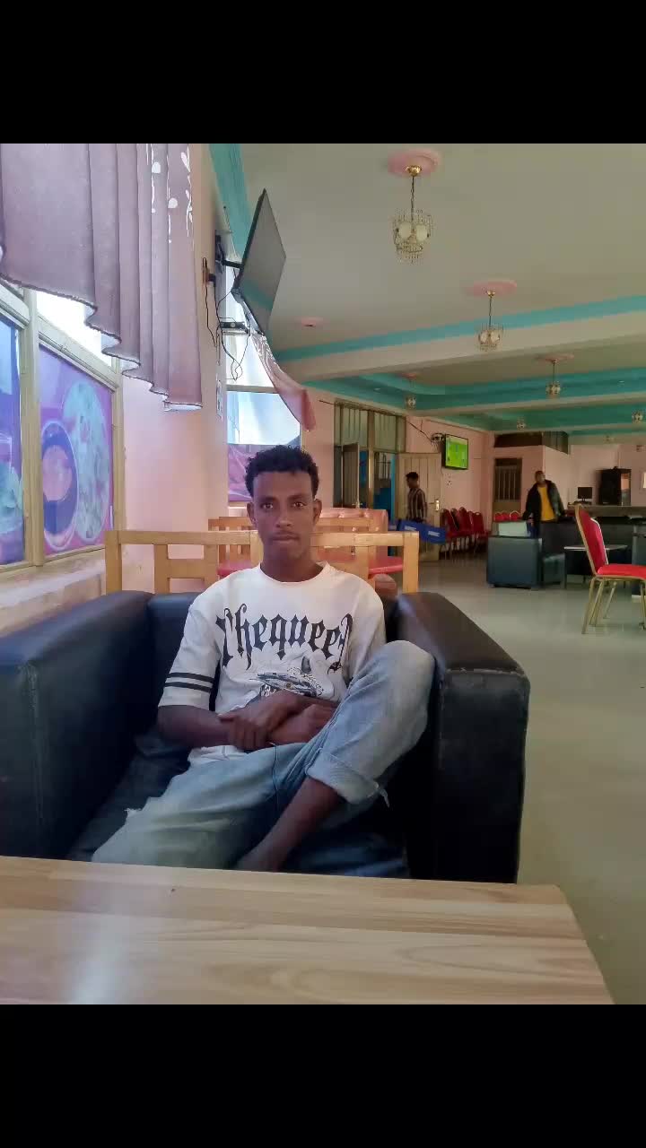 @Amoyti Dawwe🦒✍️🥀