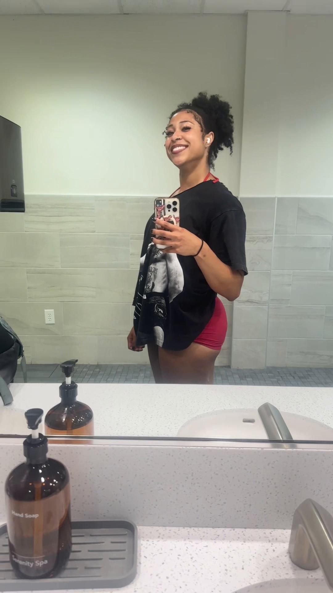 @angrystrawberryaddict