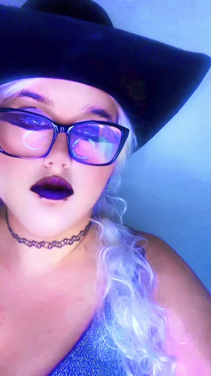 @sp00ky_treats