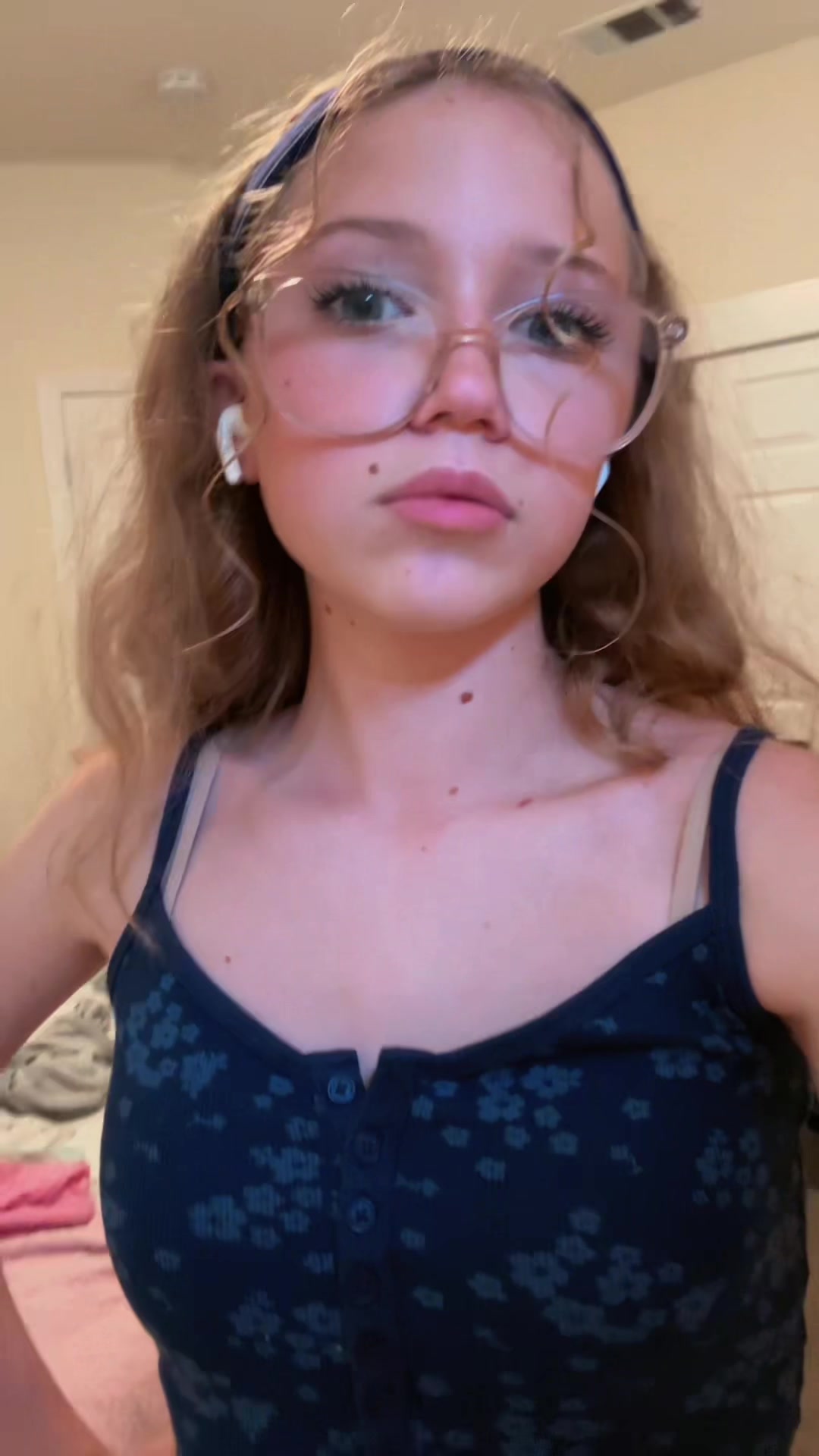 @⃟