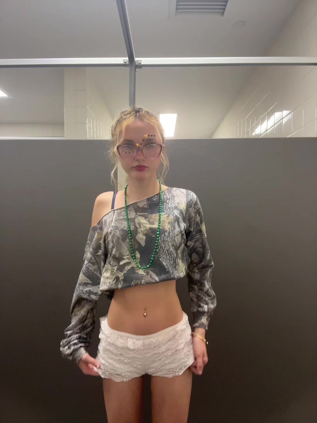 @👸🏼