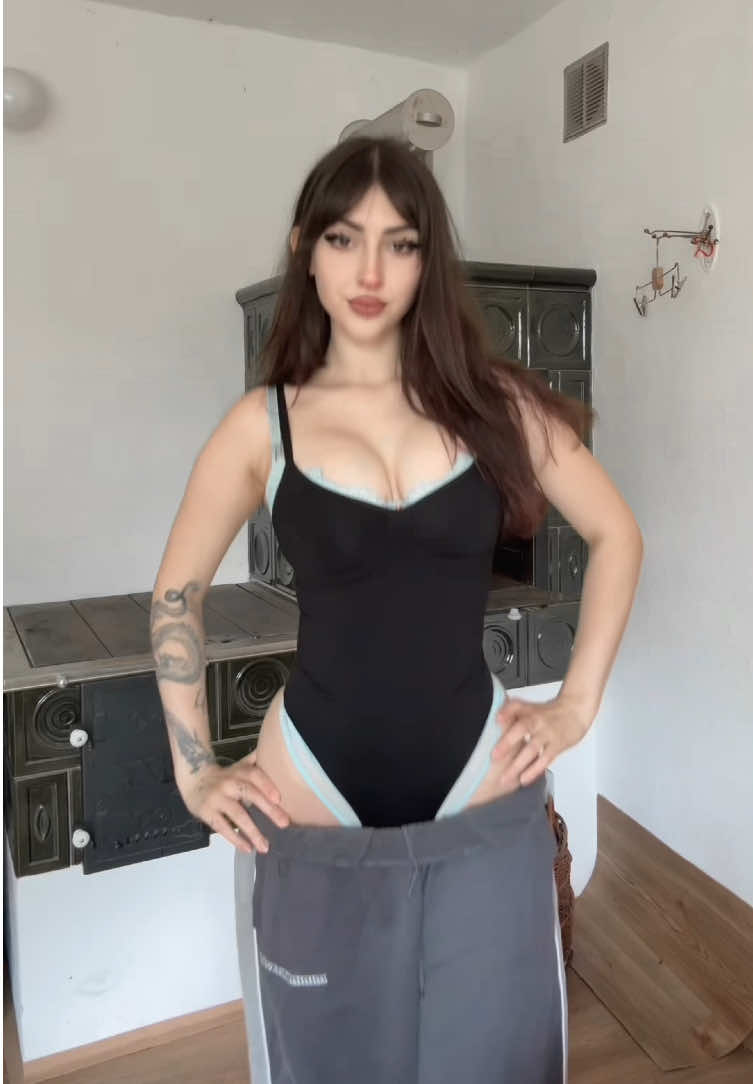 @hinxycrybaby