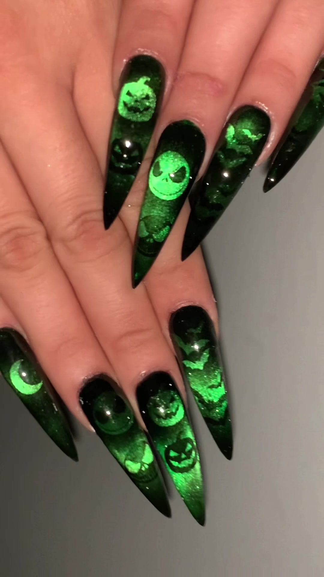 @Riya's Nails