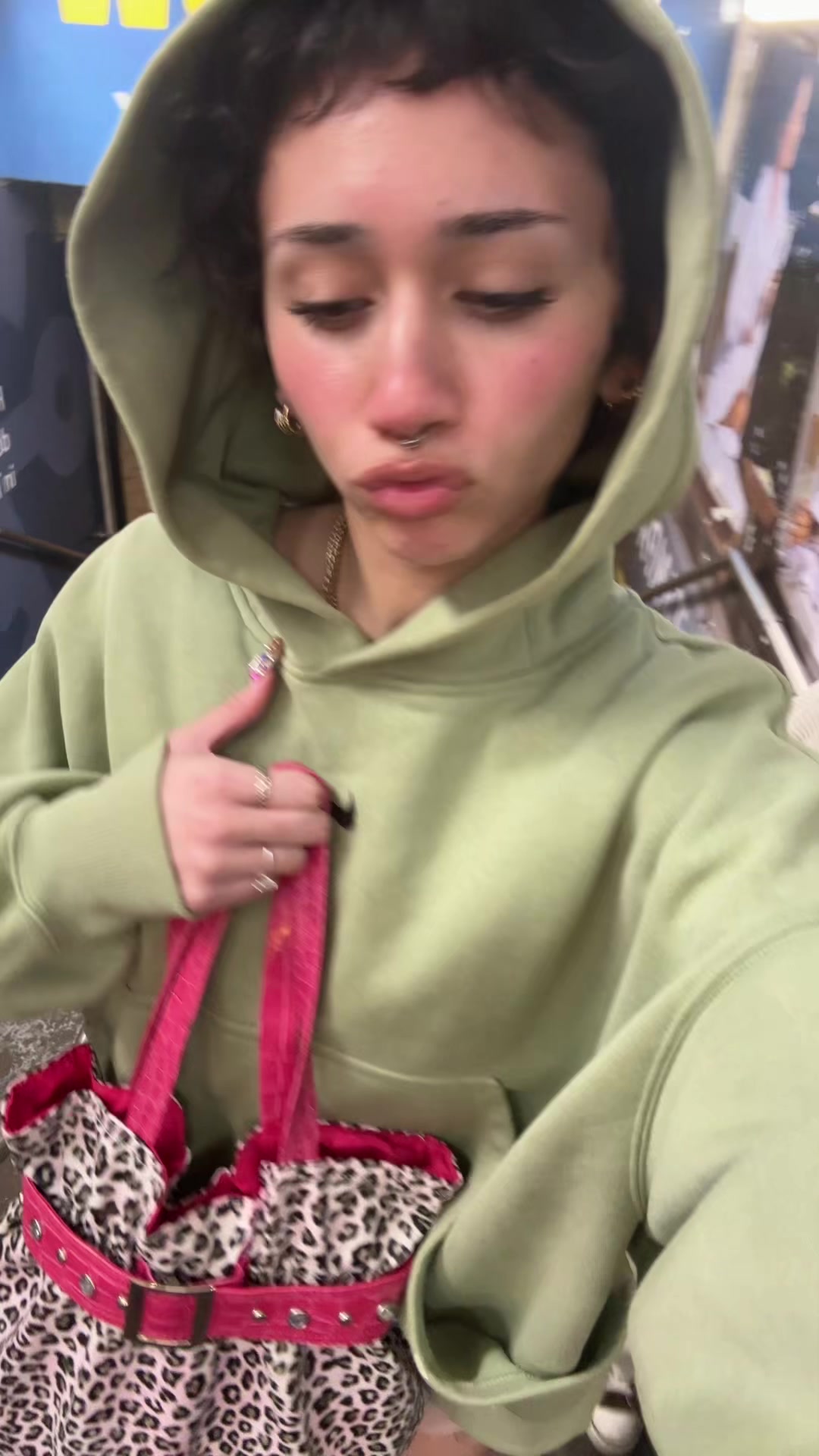 @Vanellapea