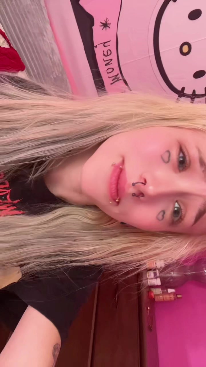 @Gothic Hippie