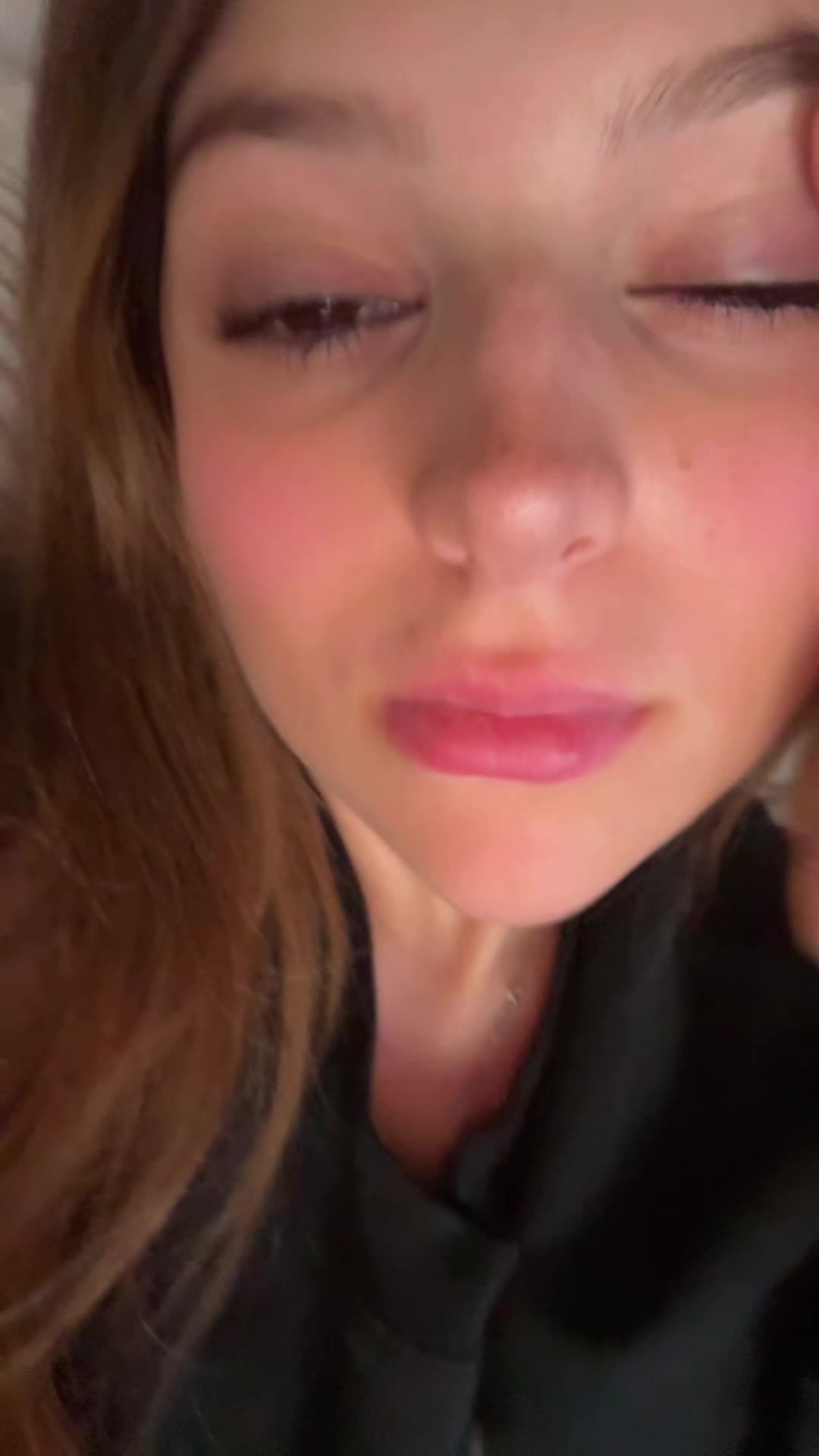 @missapplesaucy