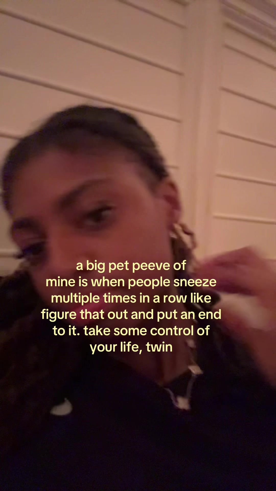 @shaniya ᥫ᭡.