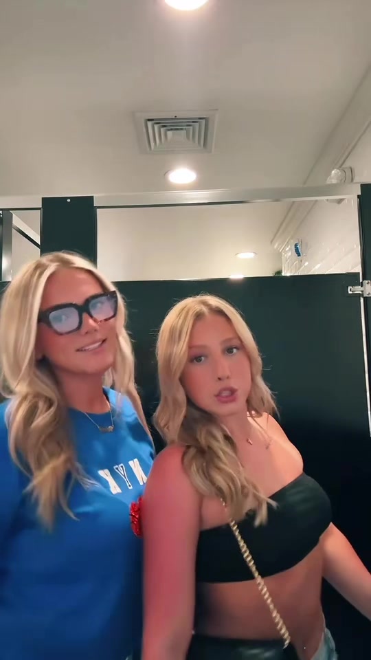@vickygrygus