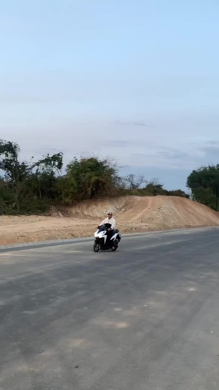 @hun_sime 👮&zwj;♂️