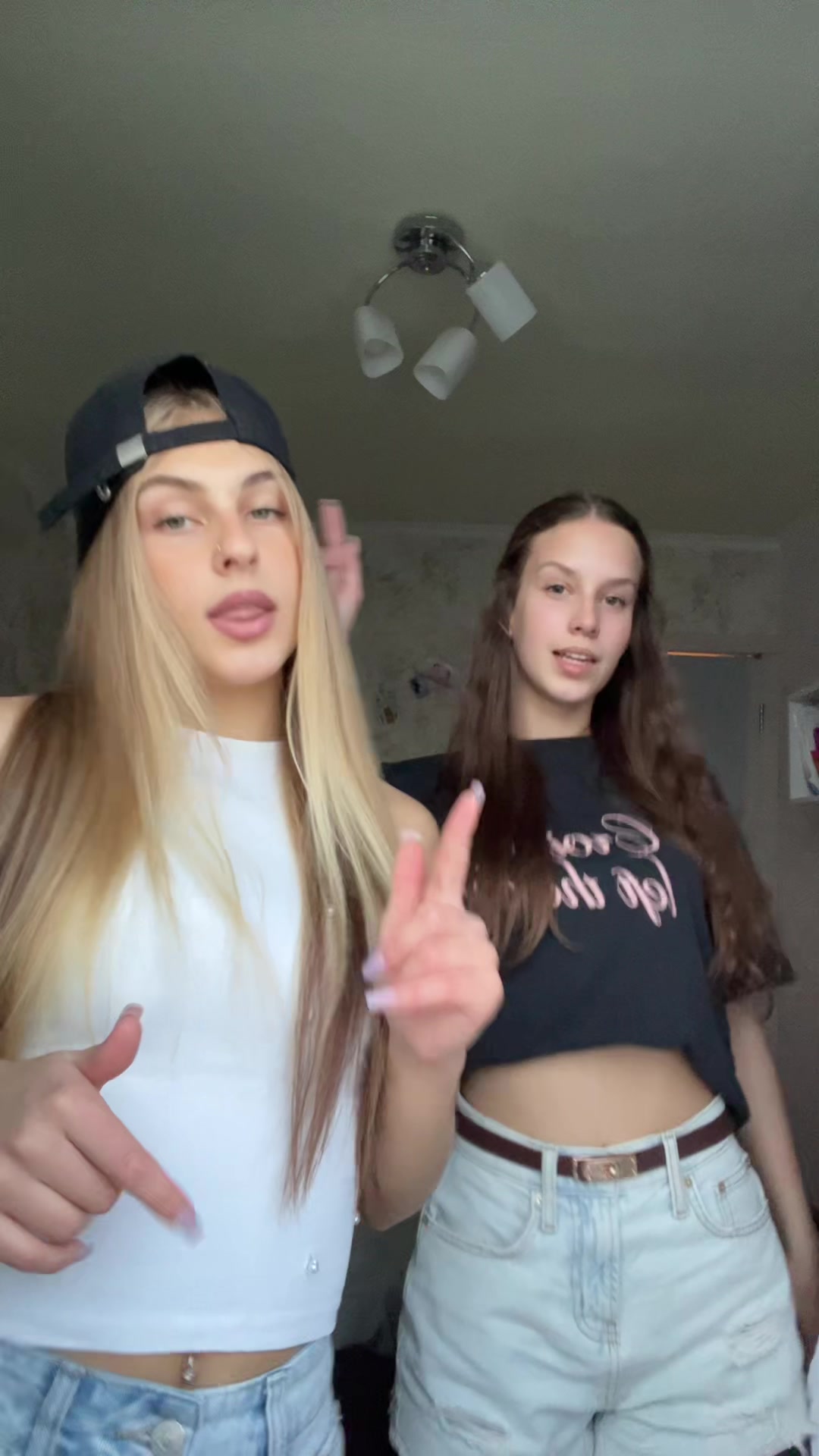 @лиза