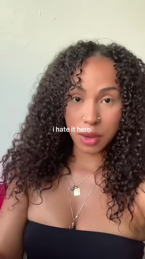 @ELLENIA MIONI