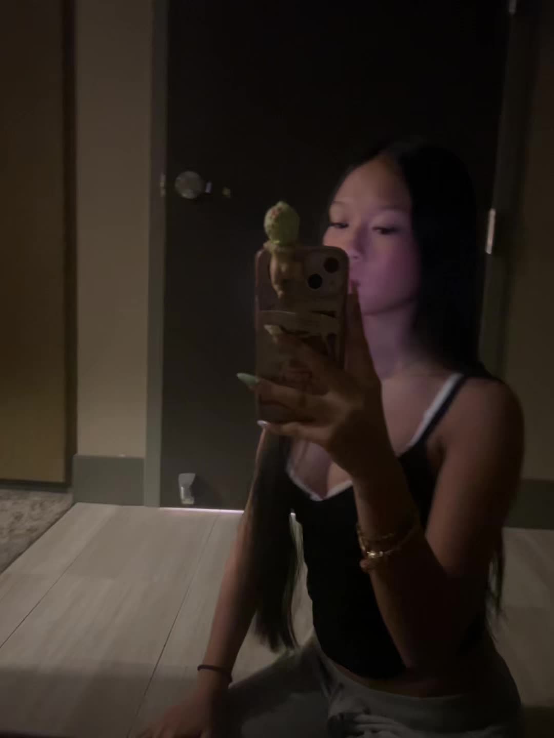 @buymestarbucks