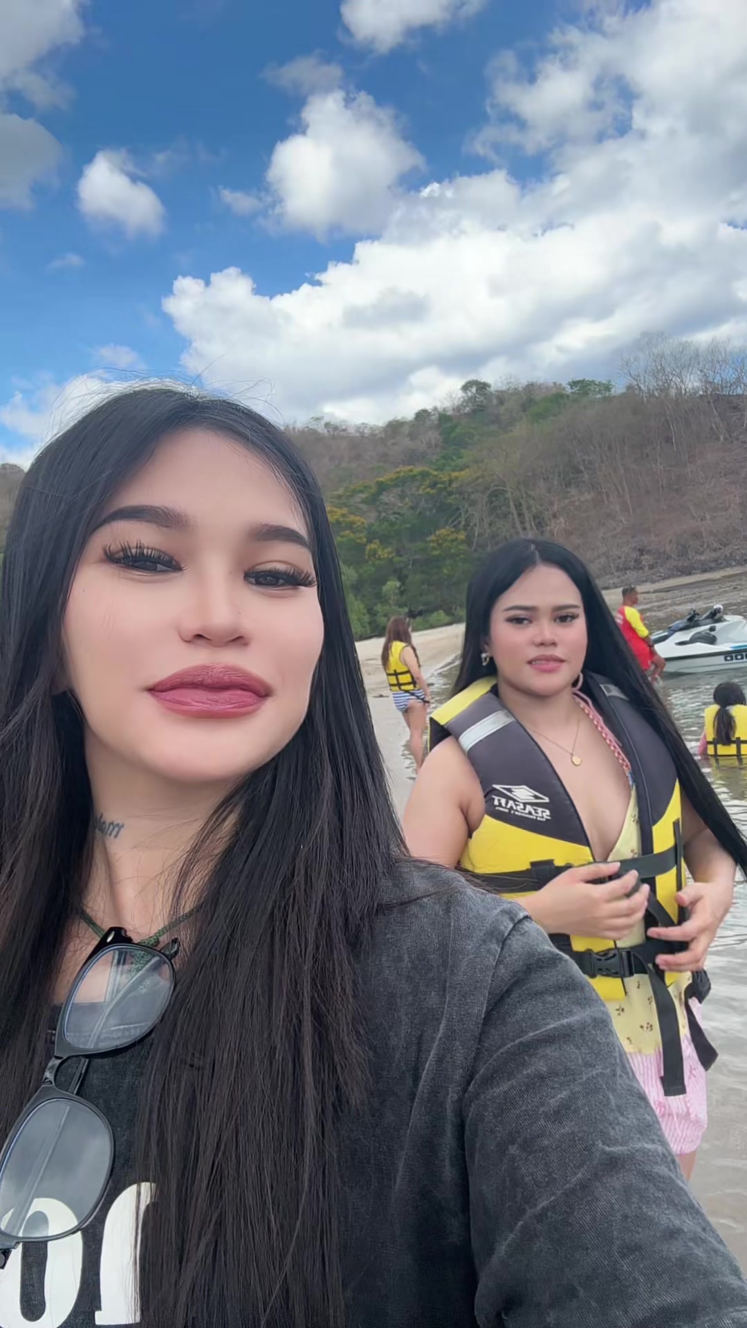@🐰