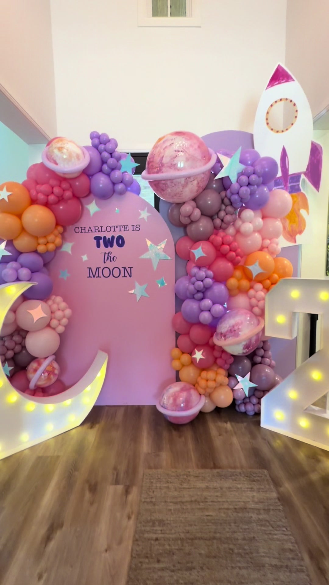 @HowdyHaleys | Balloon Decor