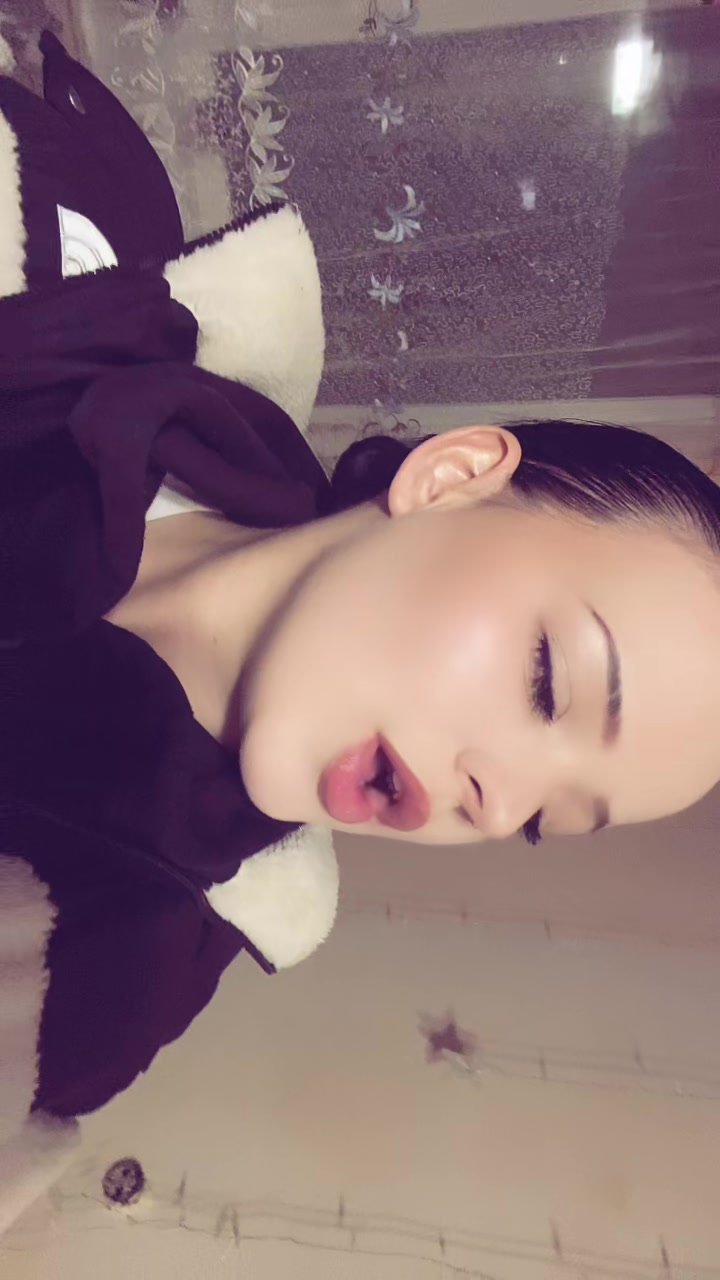 @Маленька