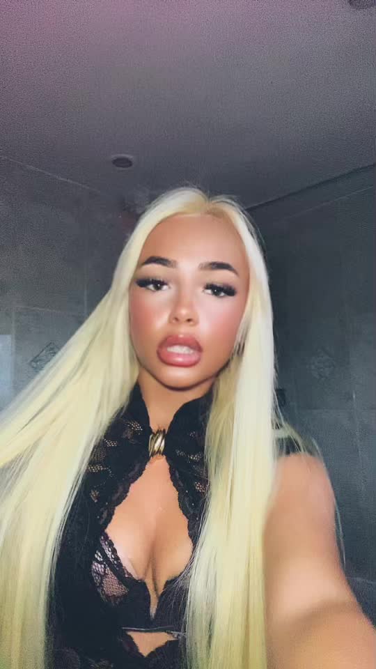 @bella