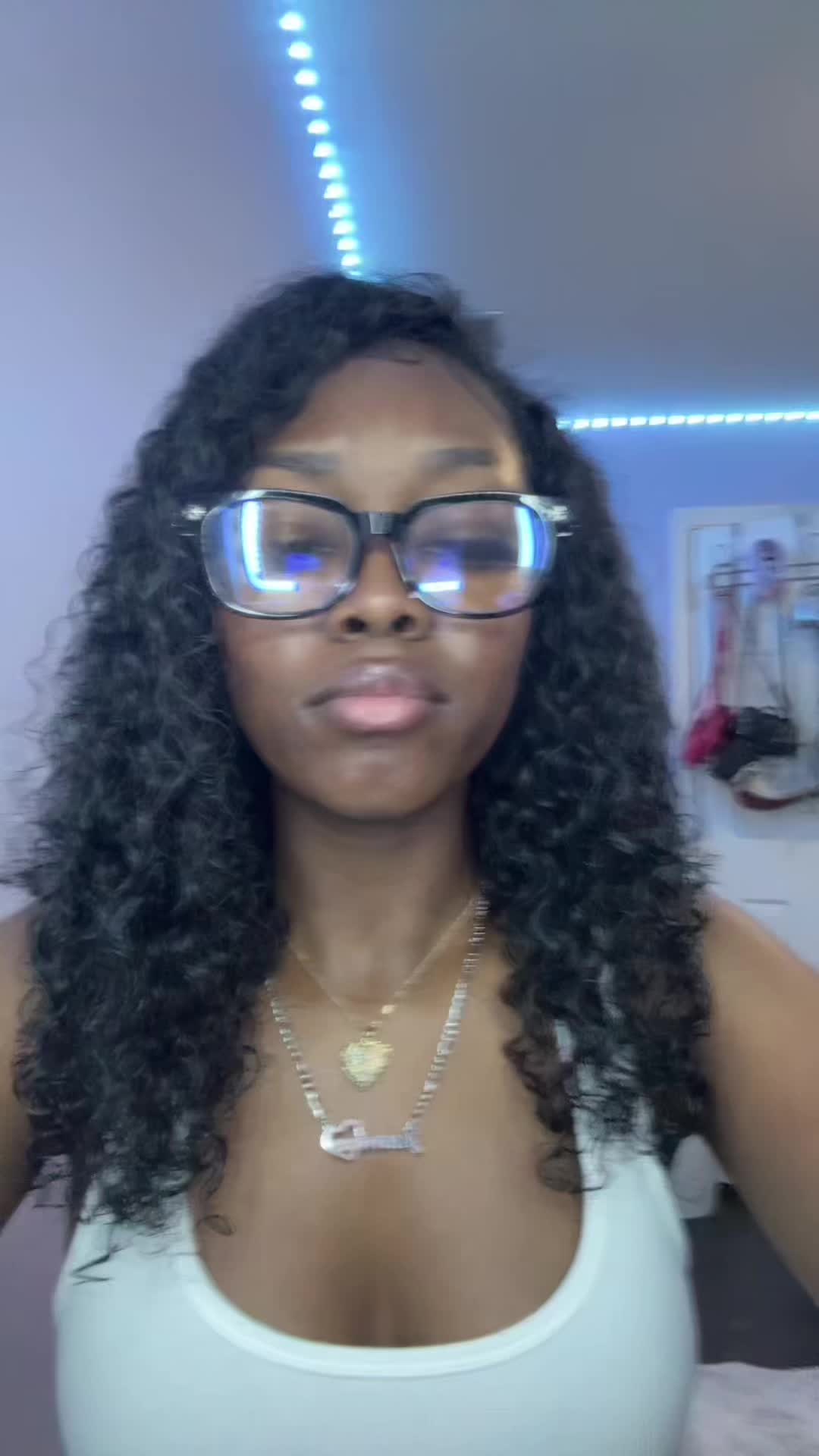 @J🌟