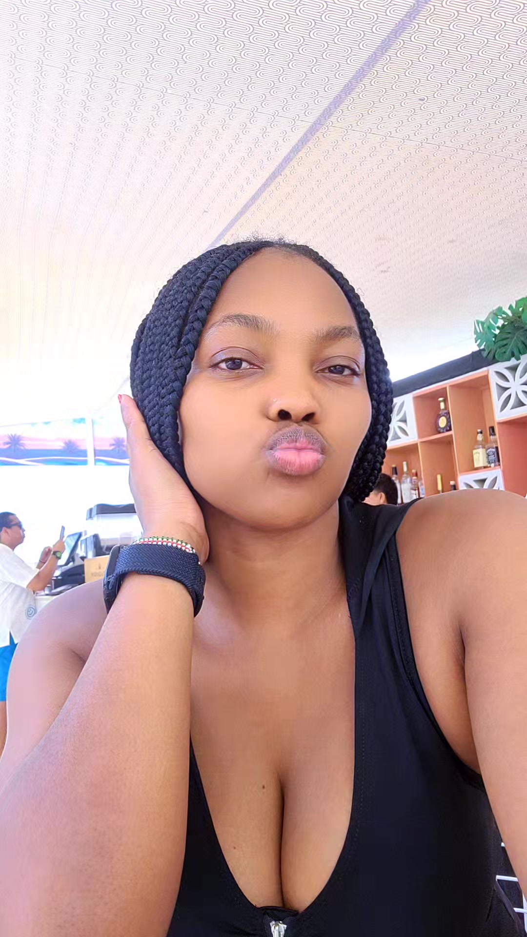 @KENDI 🇰🇪🇦🇪🇺🇲