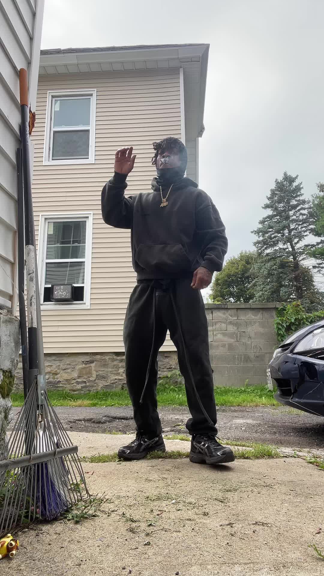 @Mrgetshitlitt83