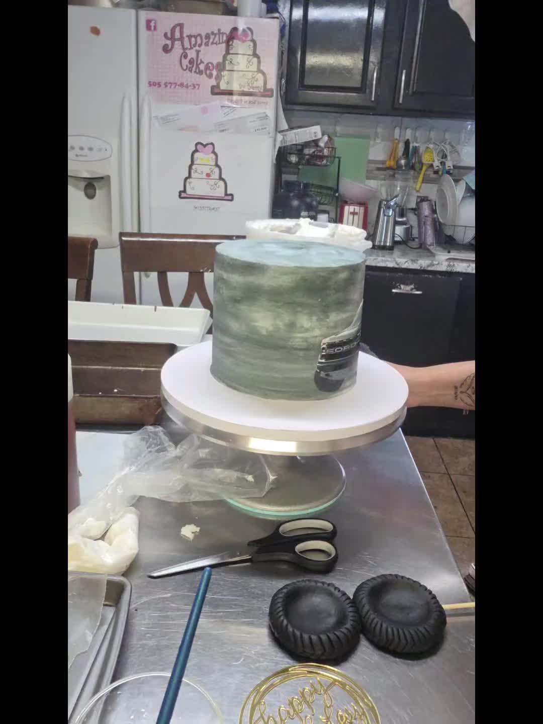 @AmazingCakesByYessy
