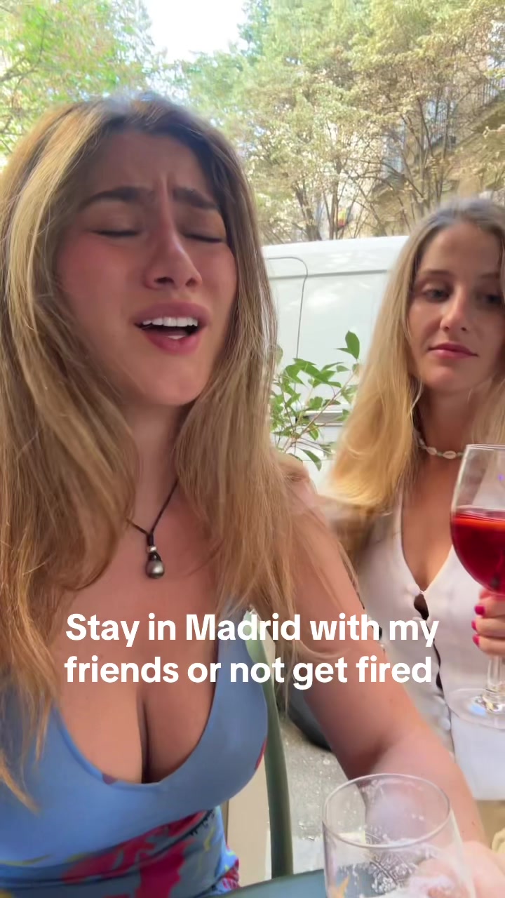 @Delusional bimbo 👑👑