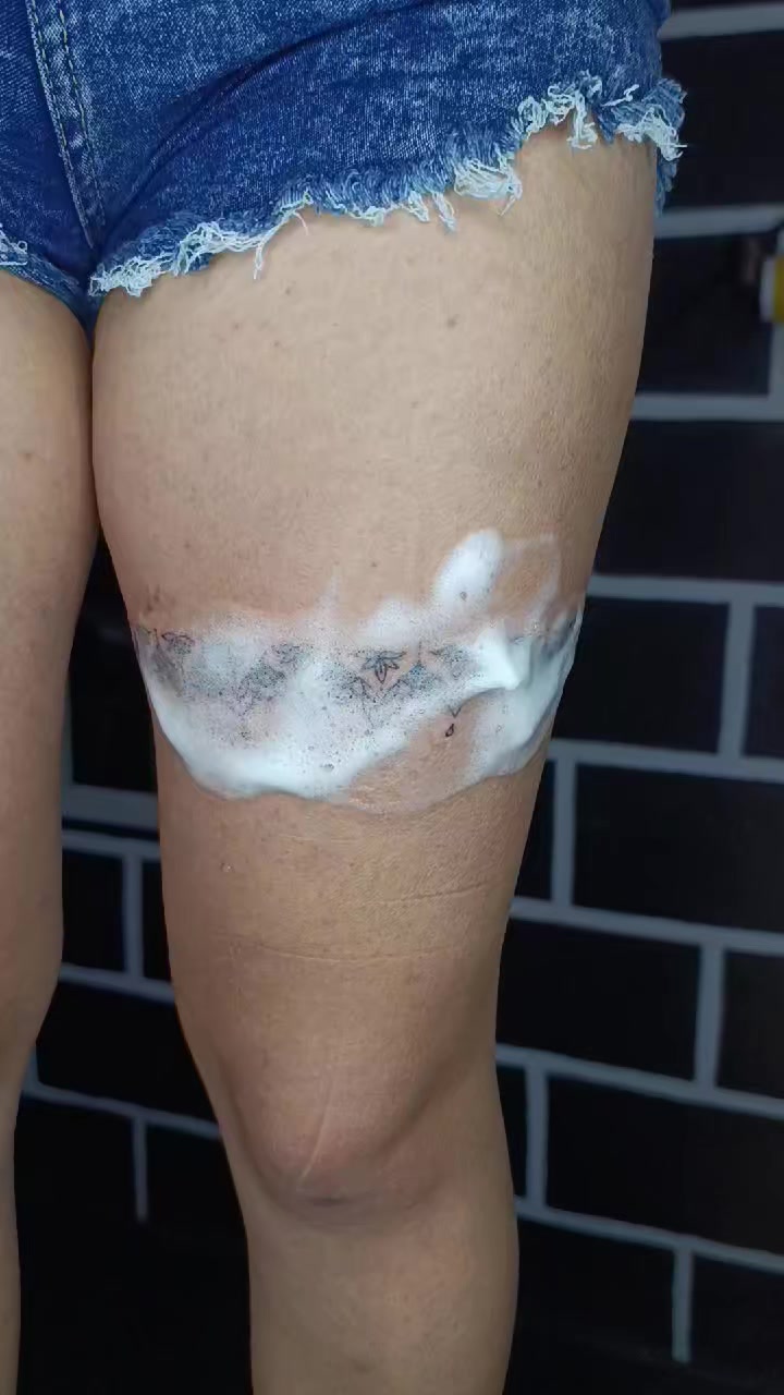 @Hilaria.tattoo