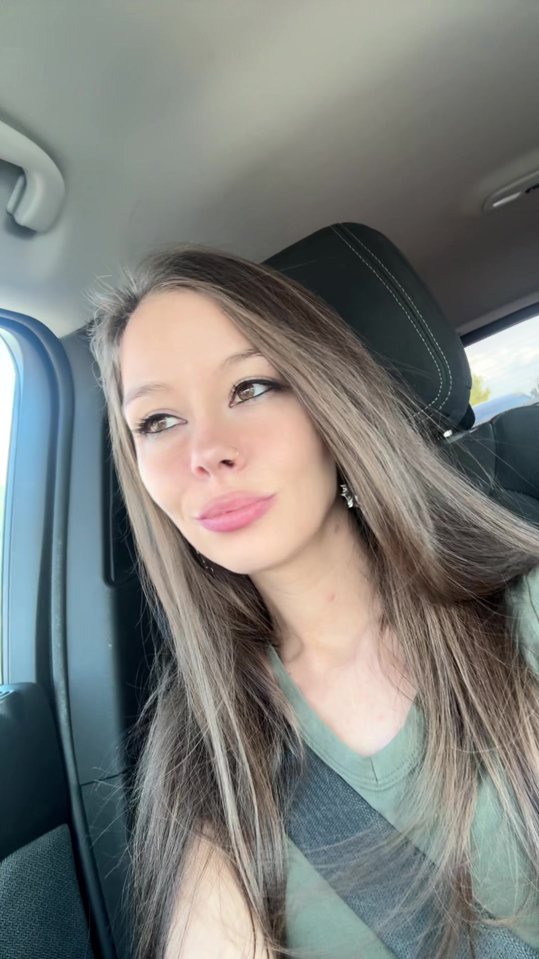 @Elisiana