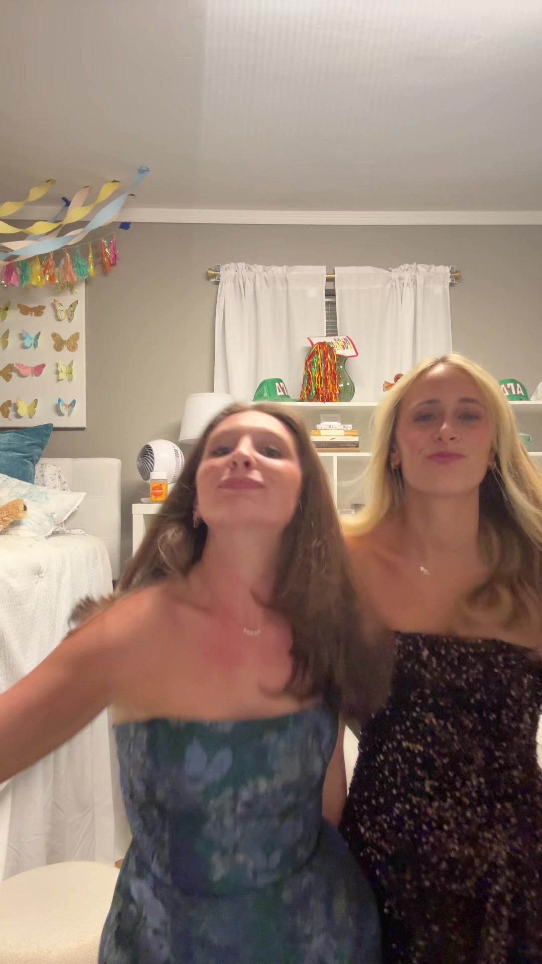 @Livi + Claire 🤸&zwj;♀️🫧🧡