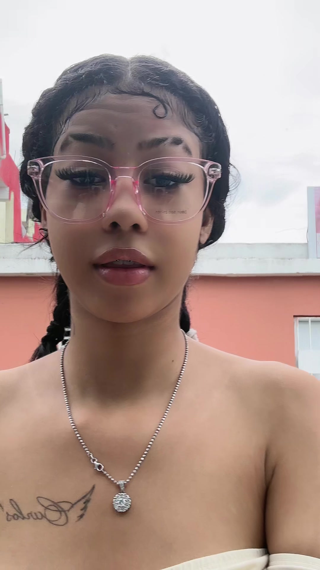 @crymiamor_