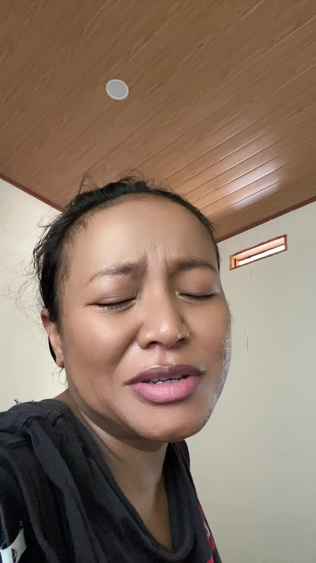 @ViviLau