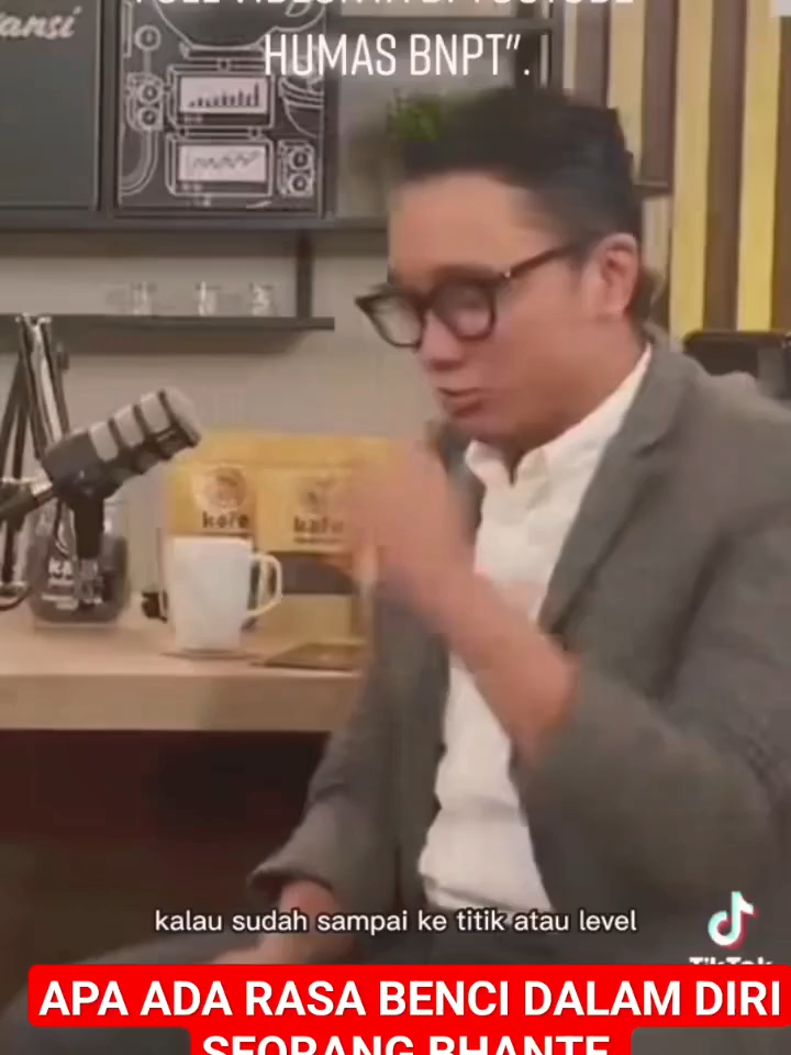 @Paragrafs