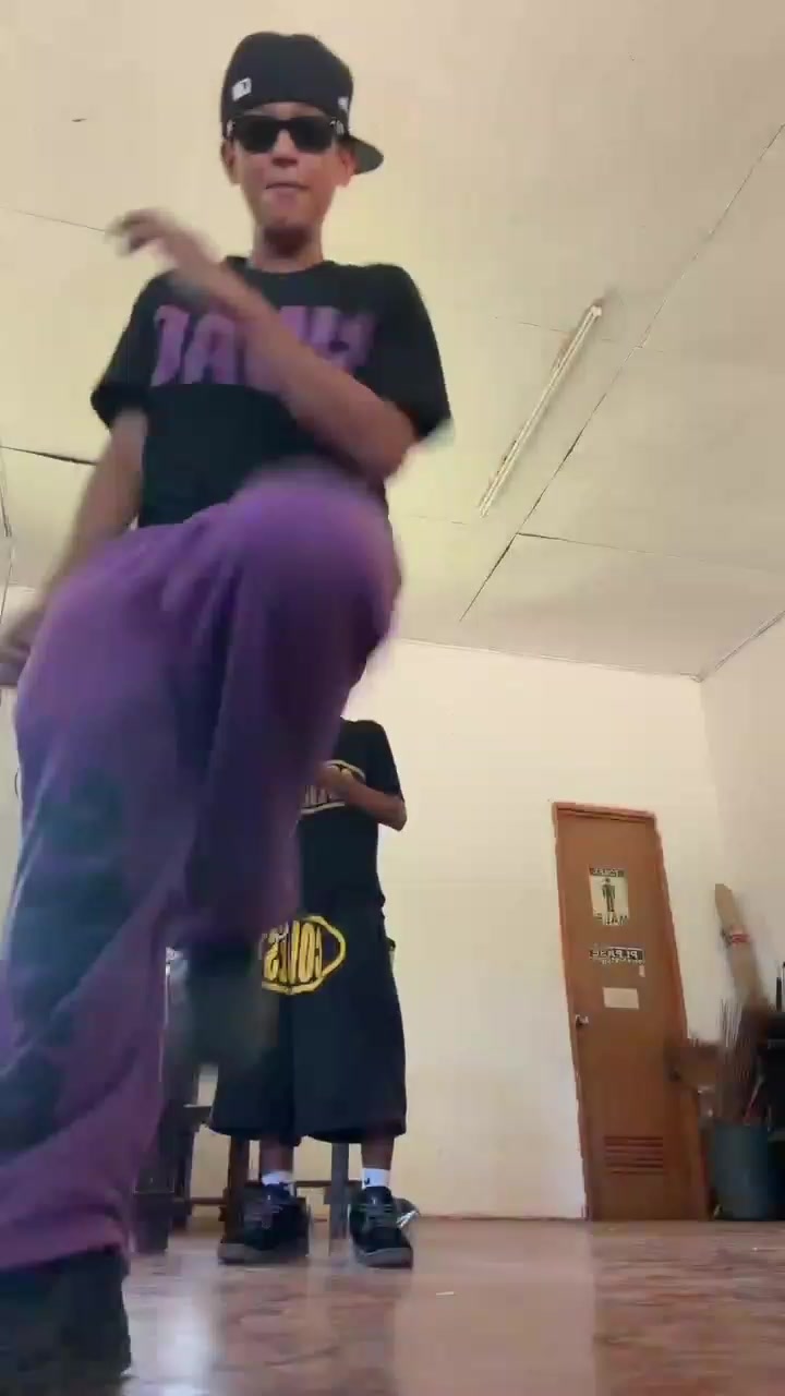 @K.
