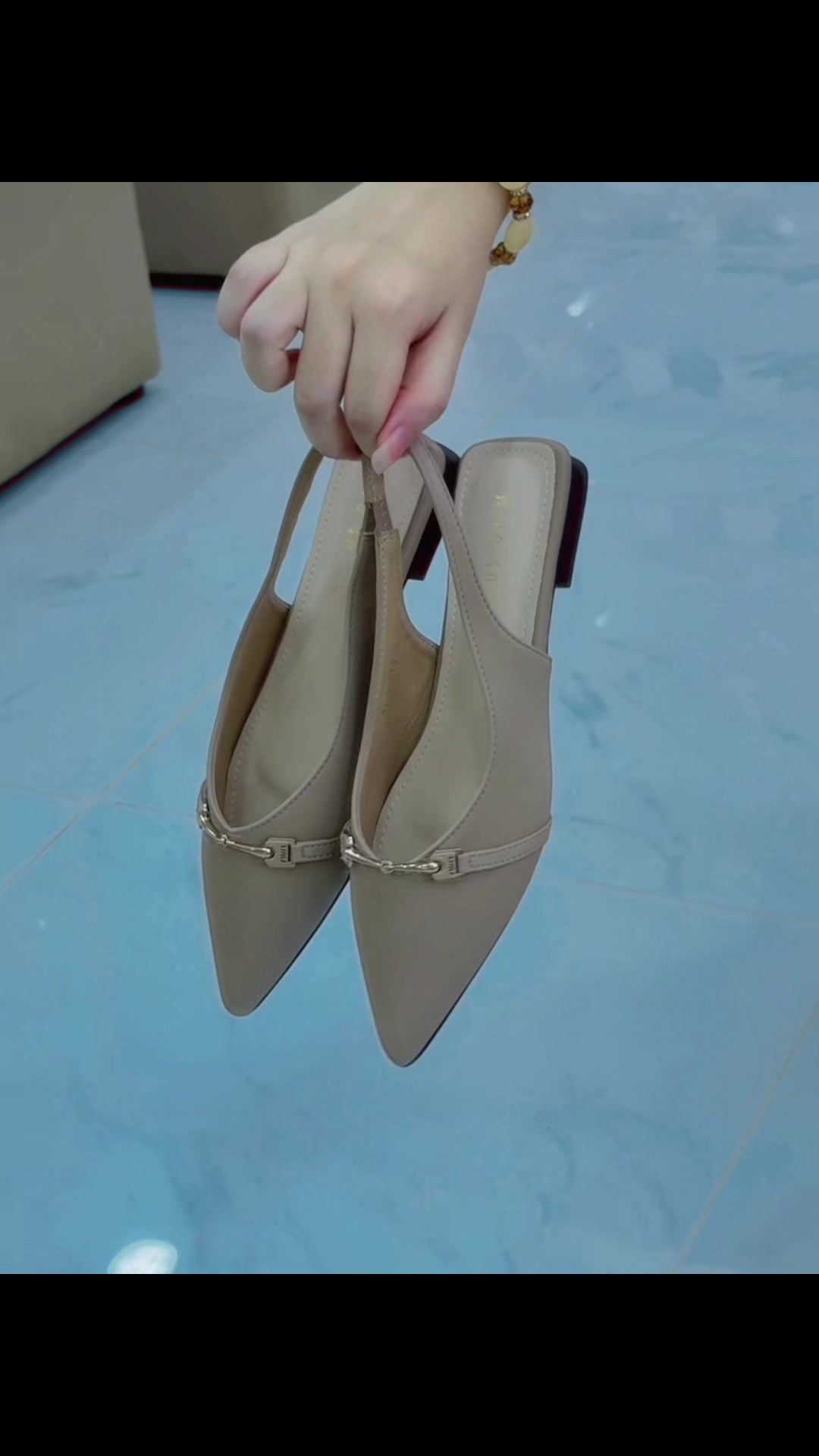 @Cherry Shoe Store
